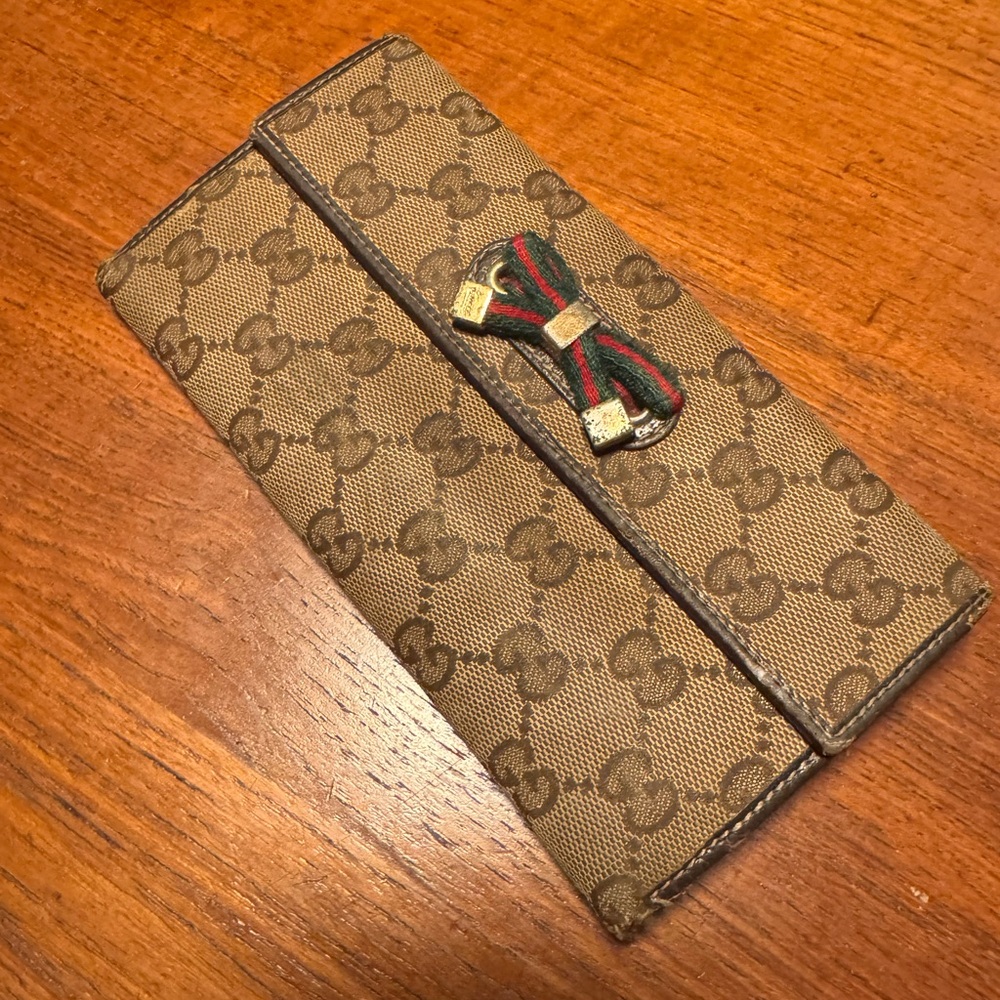 Gucci Tan Monogram wallet with Bow Accent